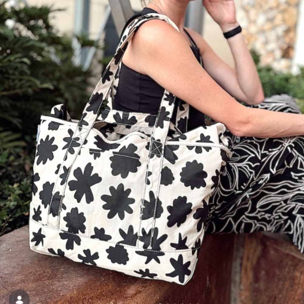 Storq / Kindred Bravely carryall diaper bag // beige + black flowers